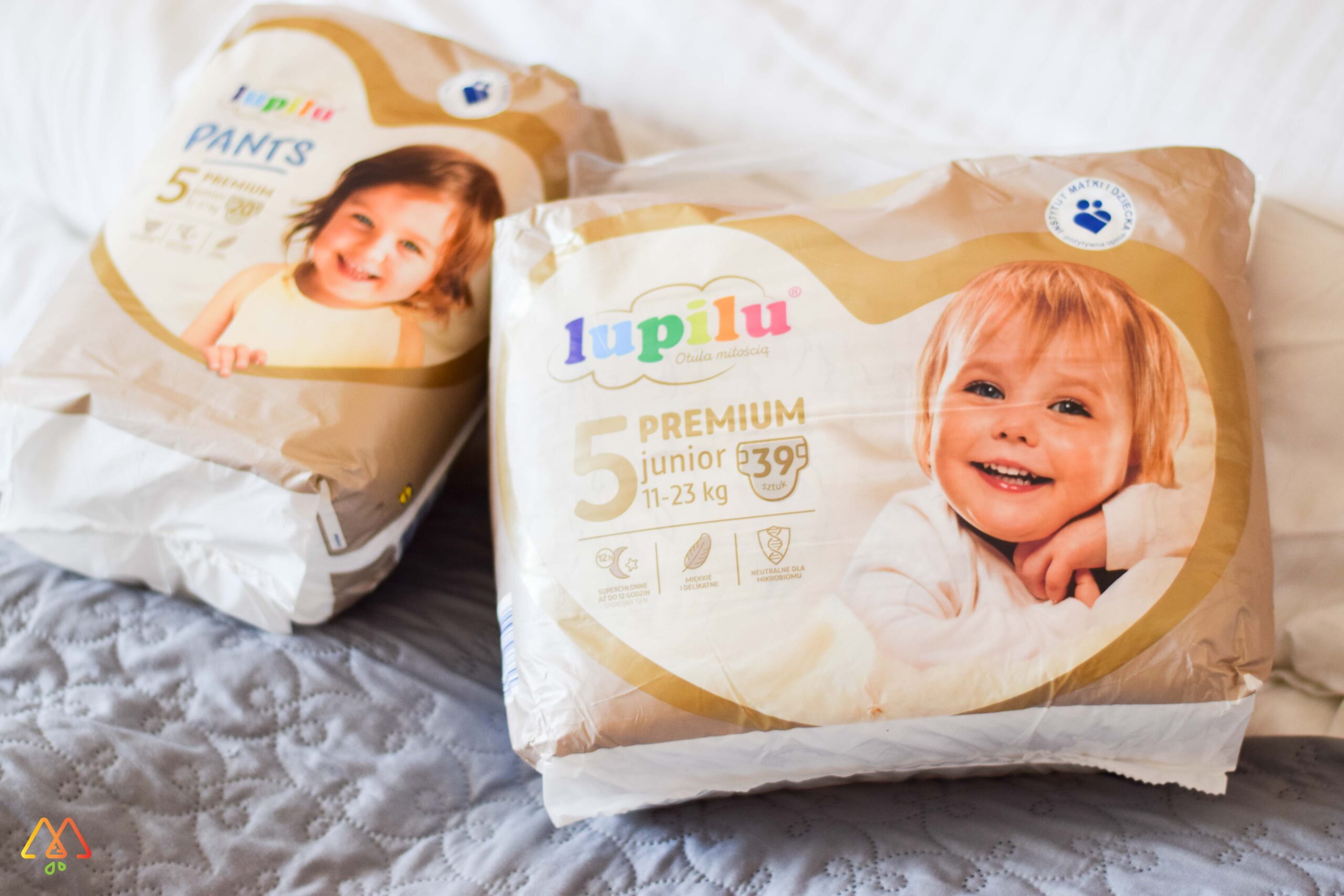 żółty pampers mokry