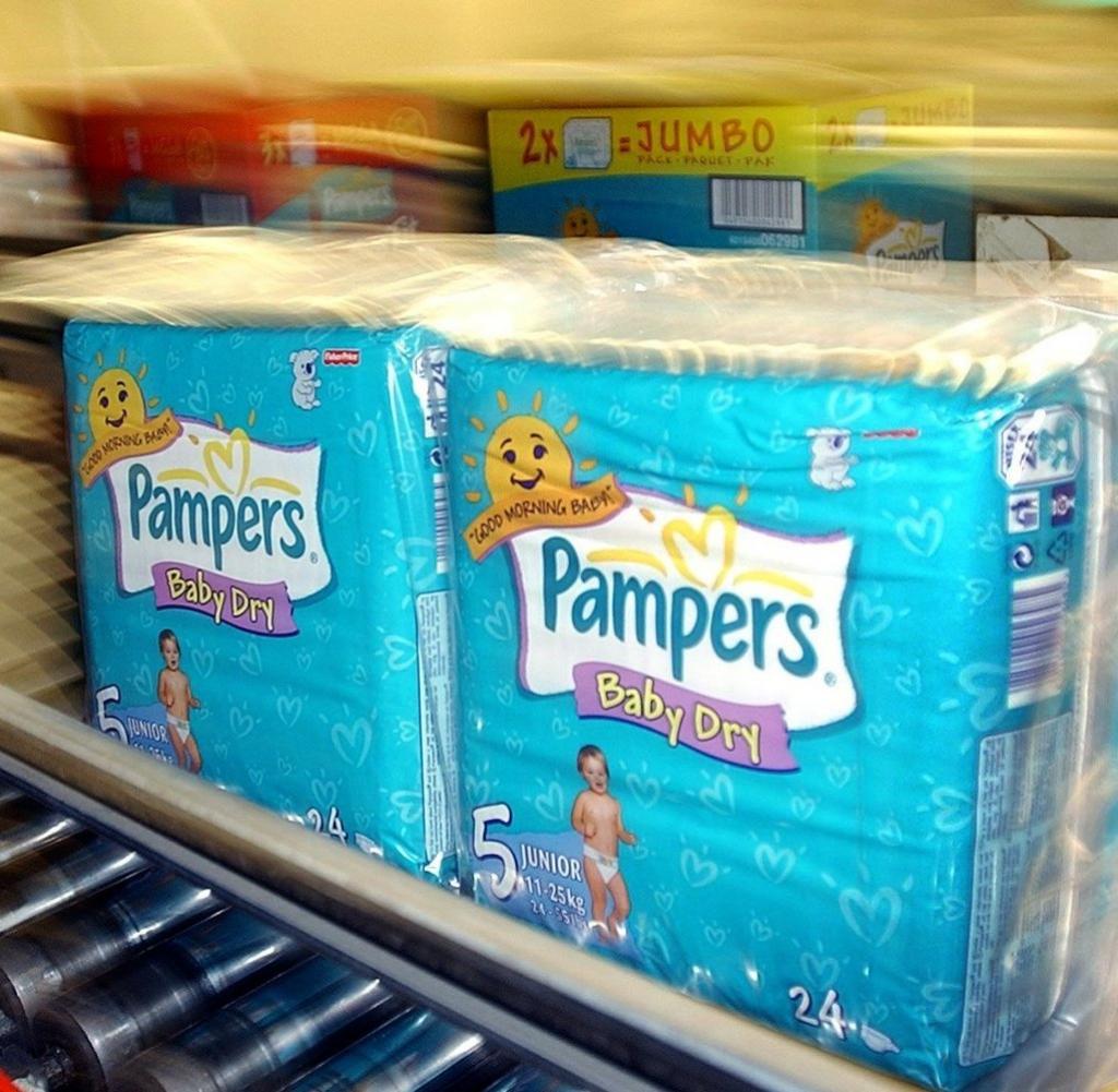 pampers w pudełku